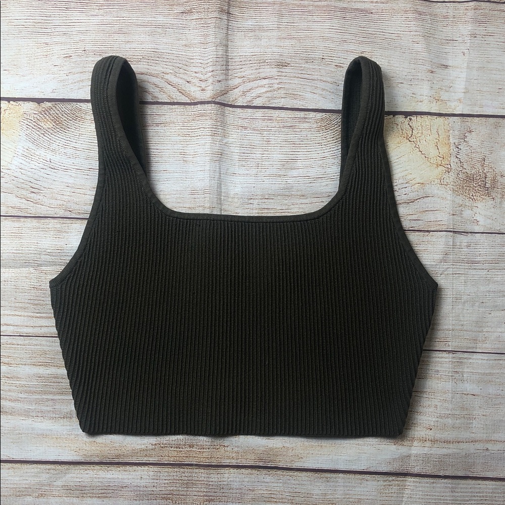 Babaton Olive Green Ribbed‎ Crop Top 💚